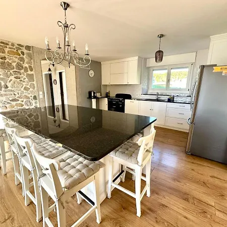Beautiful House With 5 Bedrooms Close To Geneva * Loisin