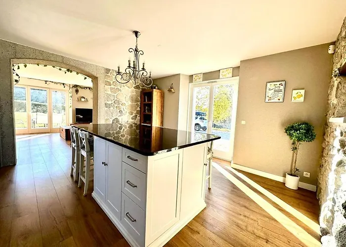 Beautiful House With 5 Bedrooms Close To Geneva Villa